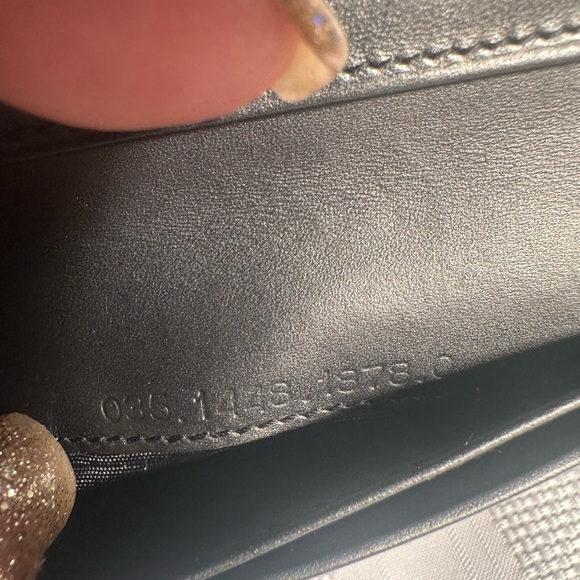 Gucci suede and leather black bifold wallet gold trim 4” x 5” unisex - Picture 6 of 15